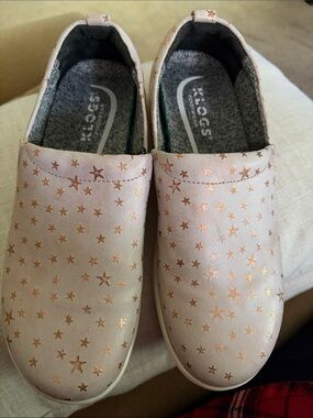 Klogs Pink Slip-On Clogs with Rose Gold Star Accents